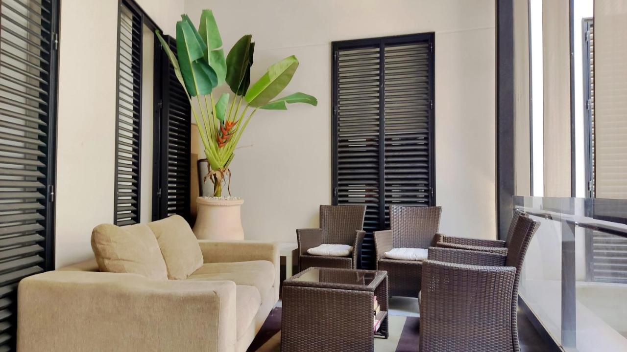 Selecta Elegante Apartamento Con Patio En Centro Historico Sevilha Exterior foto